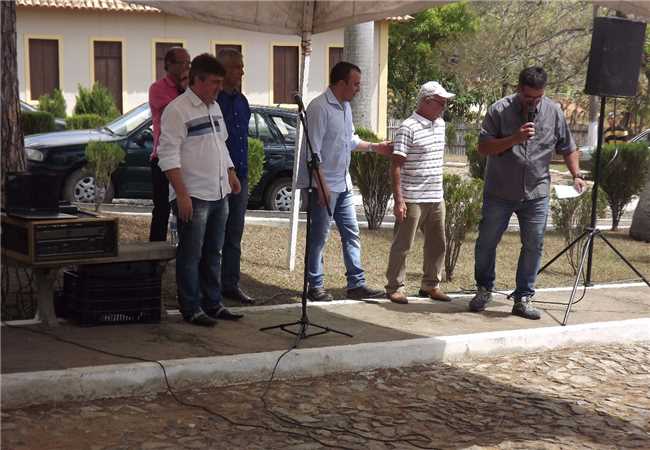 Prefeitura inaugura academia ao ar livre no distrito de Carlos Alves 007
